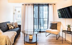 Condo Chic, Centre-Ville Piscine, Terrasse, Gym